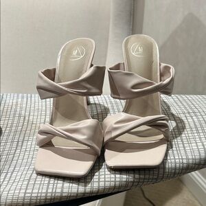Elegant Women's Nude Heels